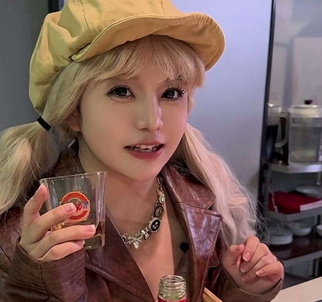 网红欧可爱车祸溺水离世,凌晨发生车祸,她当天和机车爱好者聚会