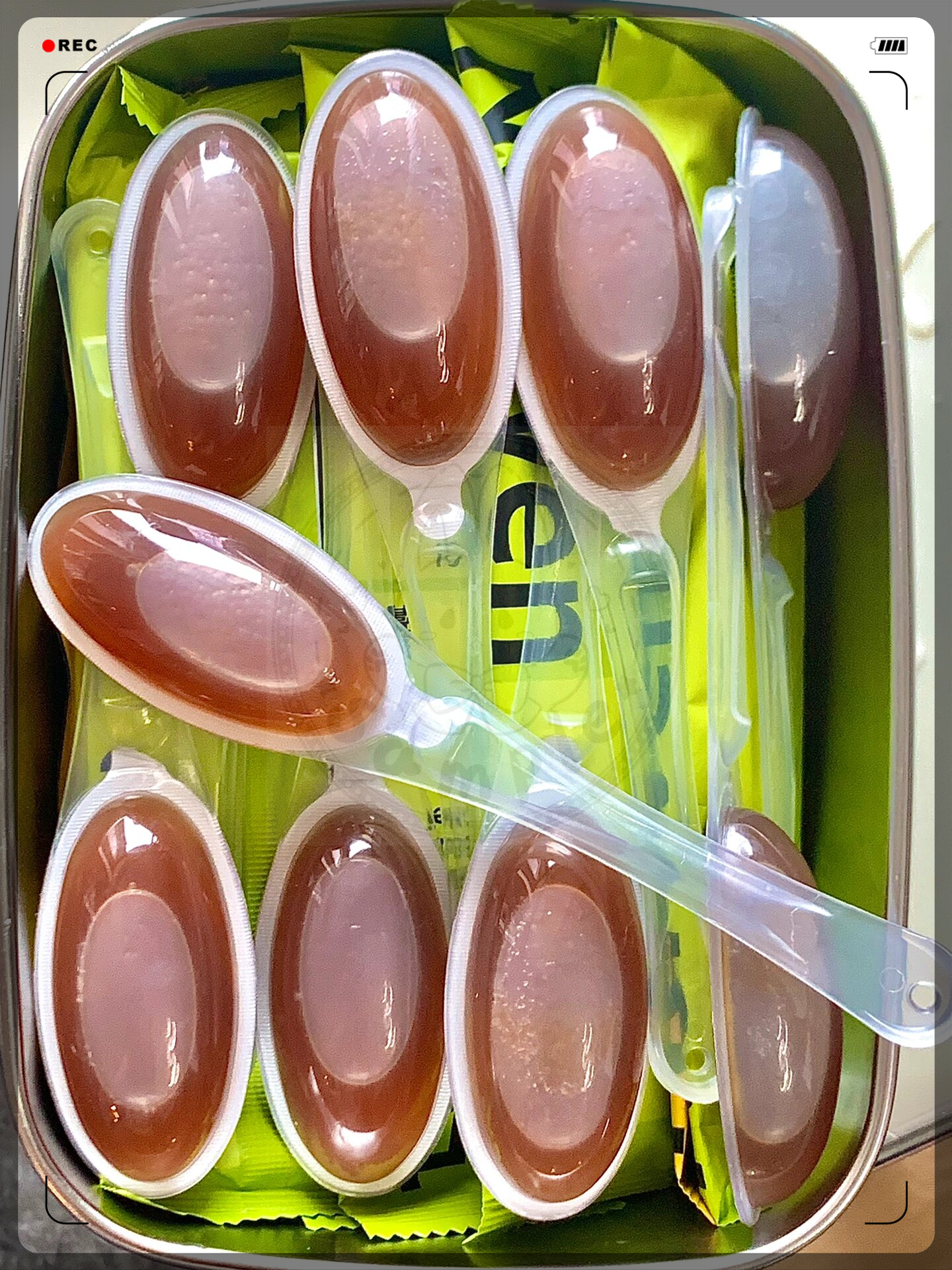 里面有各种美味的食材包括人参红参不老莓和麦卢卡蜂蜜等等