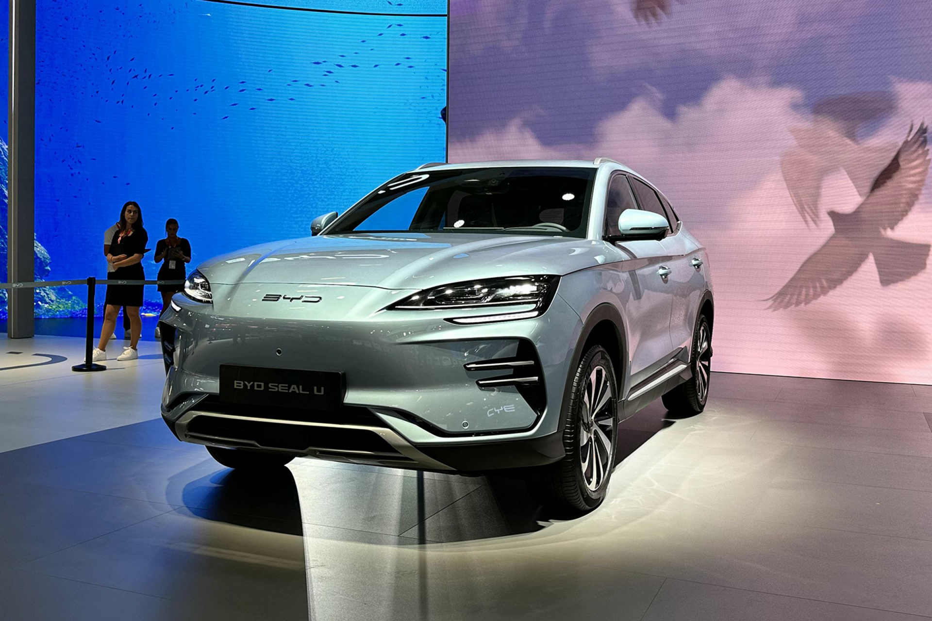 摘要: 比亚迪宋plusdmi是一款15万元价位的紧凑级suv,外观潮流动感