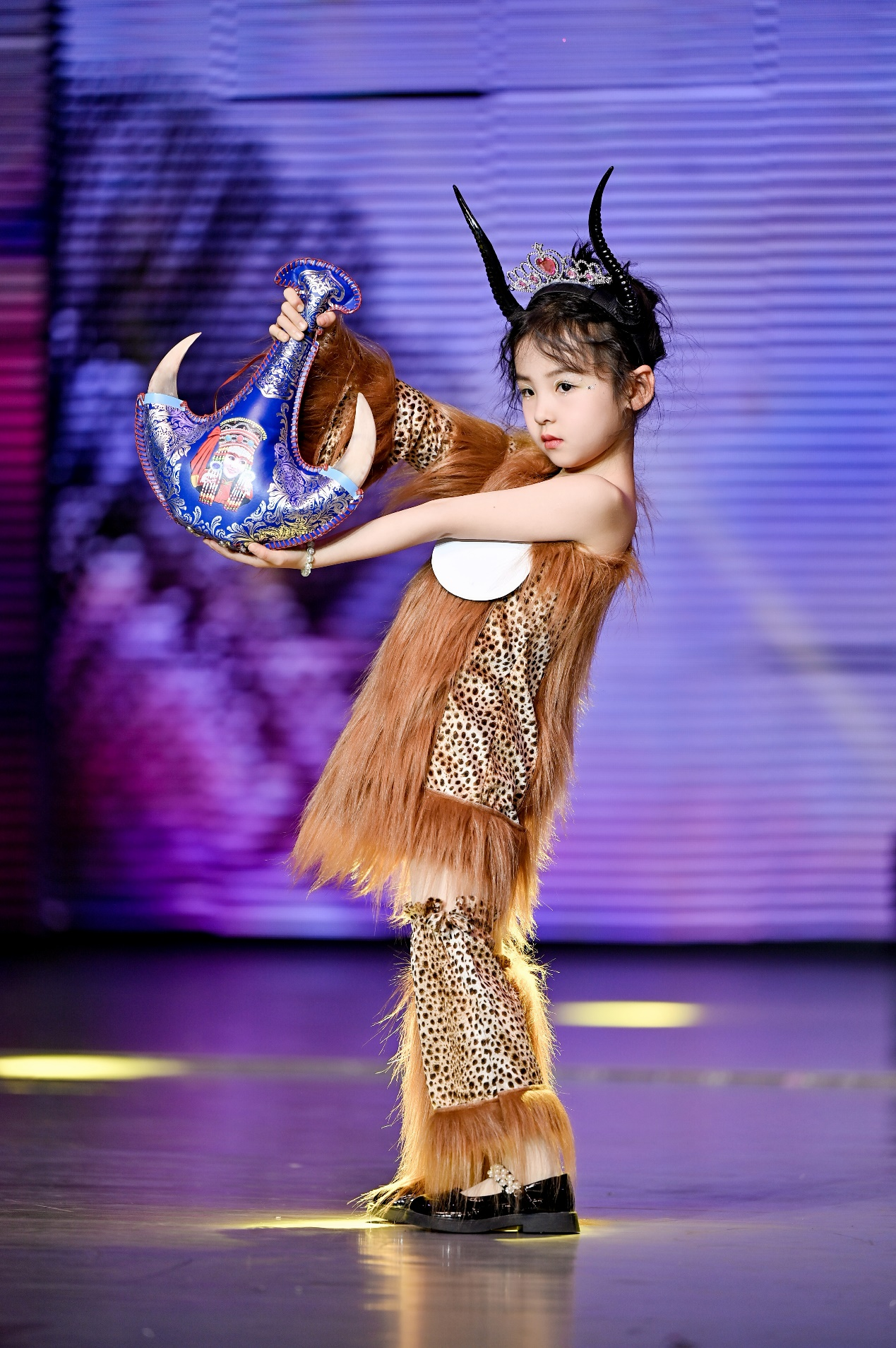 2023世界童模全球总决赛完美收官19号李昕霖荣获全球总冠军桂冠