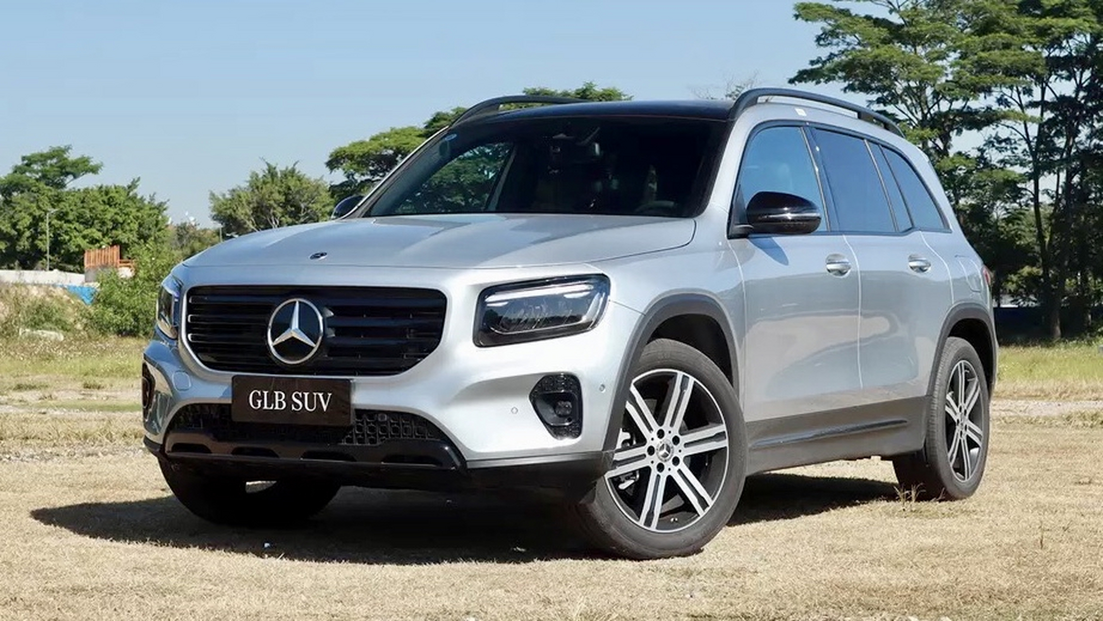 奔驰豪华7座suv——奔驰glb,黑色运动风指定给你眼前一亮的感觉!