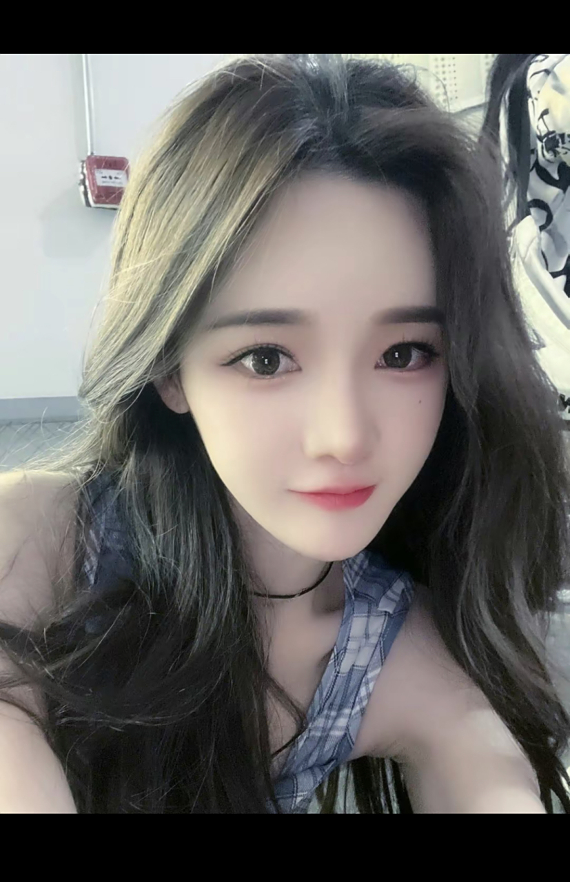 网红歌手  戴羽彤  yy旗下女艺人 中国内地女歌手戴羽彤,1997年4月12