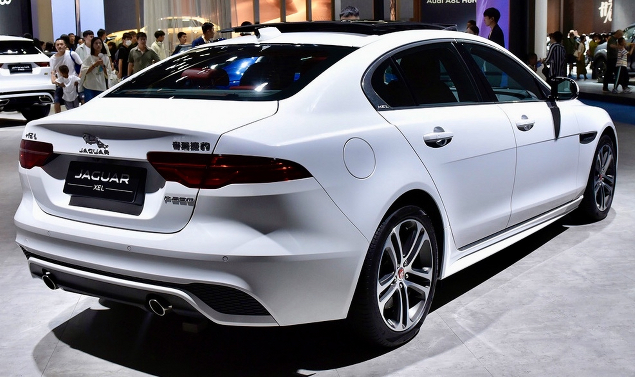 捷豹新款xel轿车,轿车界的一股清流,从车标到车身都是我的最爱