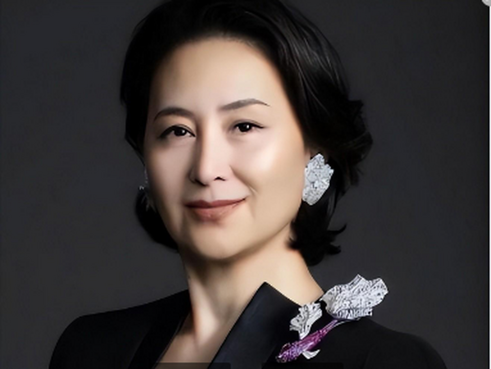 摘要:  赌王家族新掌门何超琼低调现身哈尔滨夜店,体验北方冬季魅力.