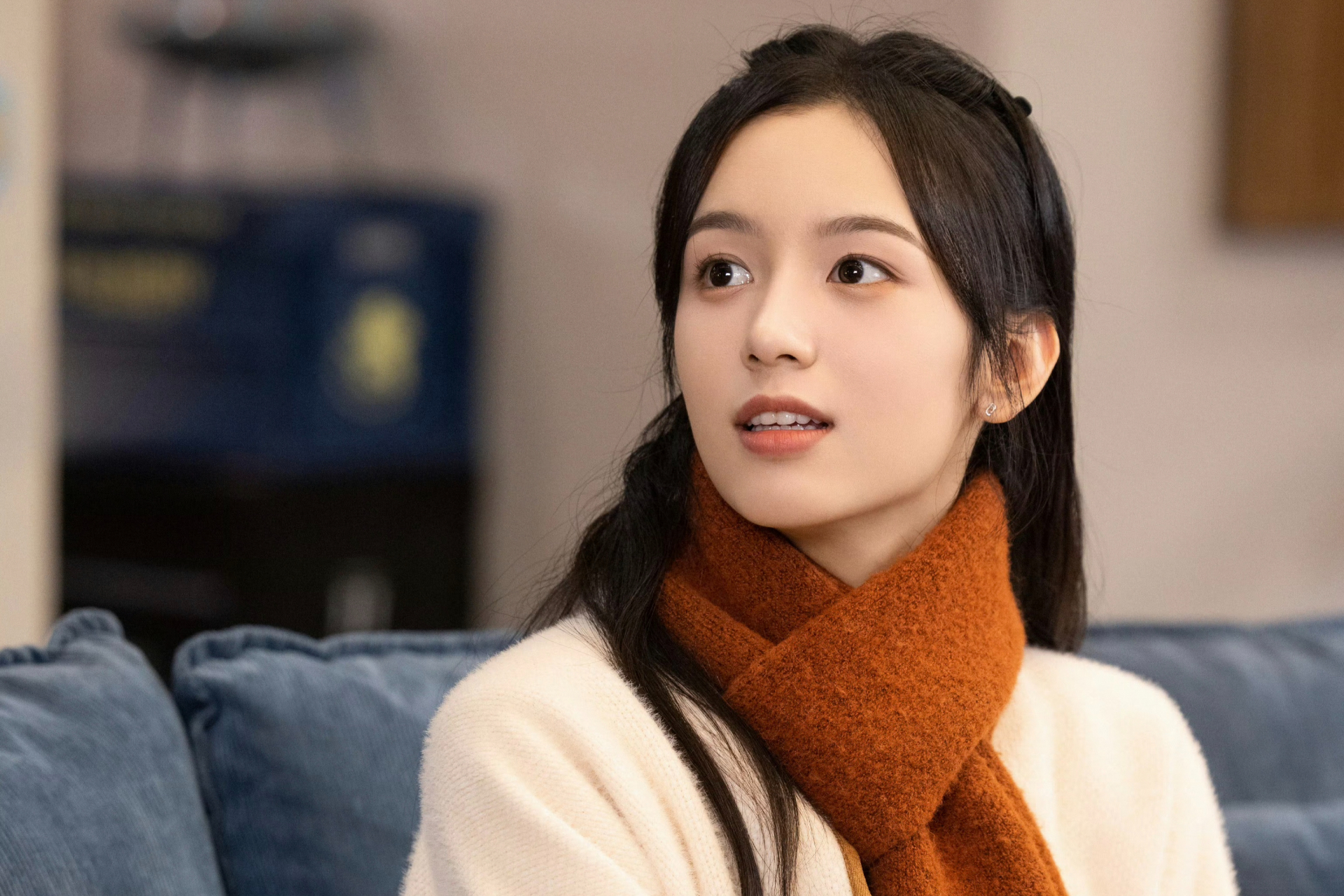 在电视剧《很想很想你》中,周也饰演的声声慢共唱了5首歌曲,女声部分