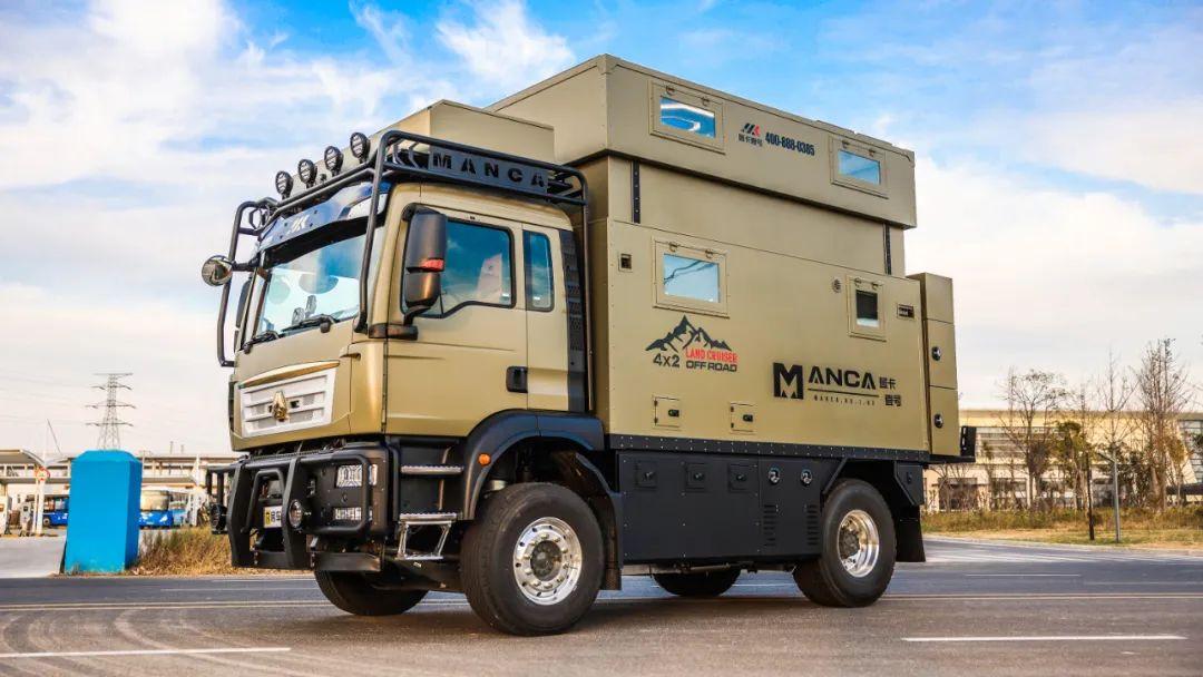 重卡房车也可以硬壳升顶!二层loft独立卧室配美式大沙发,得劲!