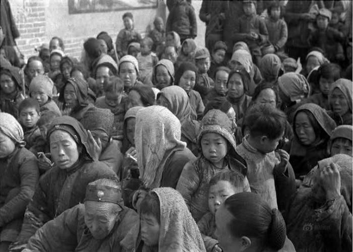 饥饿到底有多可怕:看看1942年的河南大饥荒,比电影更为残酷