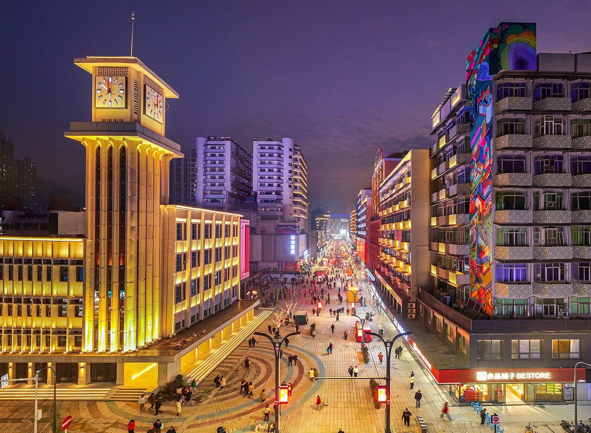 对标江汉路 黄石交通路步行街焕然一新人气爆棚