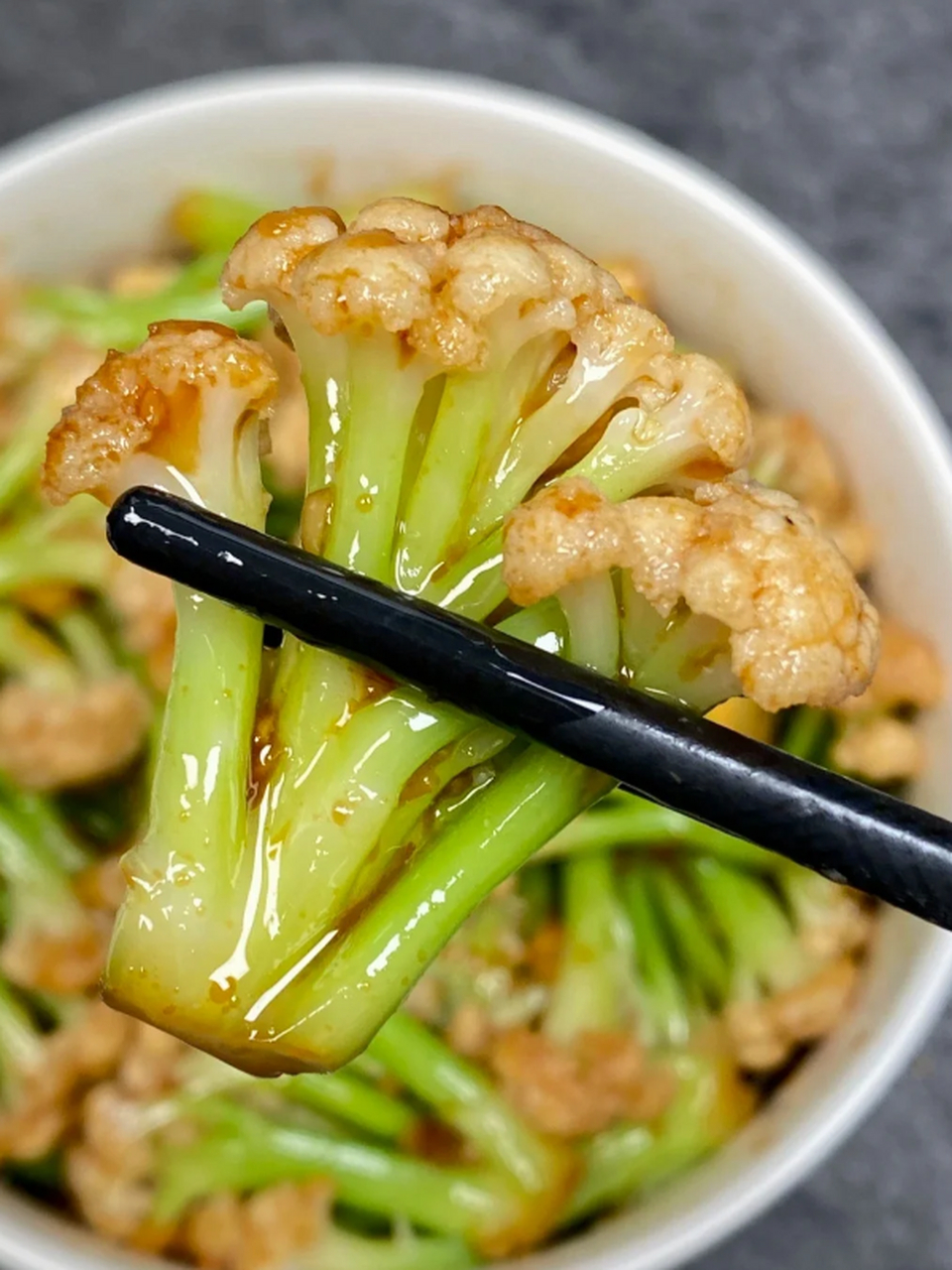 今天我要分享一道美味的"脆炒松花菜"做法.