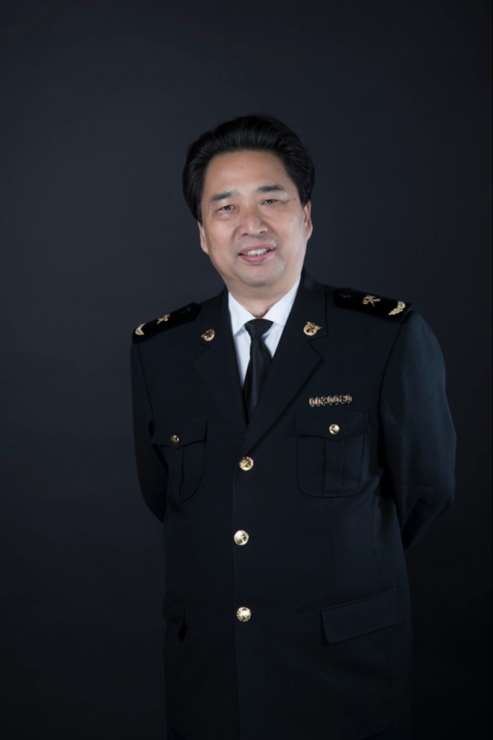 曾庆龙:近读大家周令钊