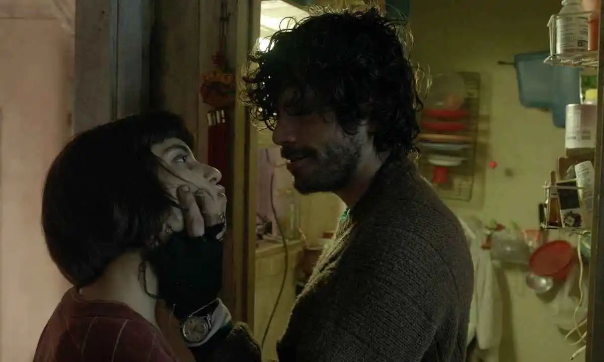 《动物本能》,阿根廷版《寄生虫》,一个疯狂且耐人寻味的故事