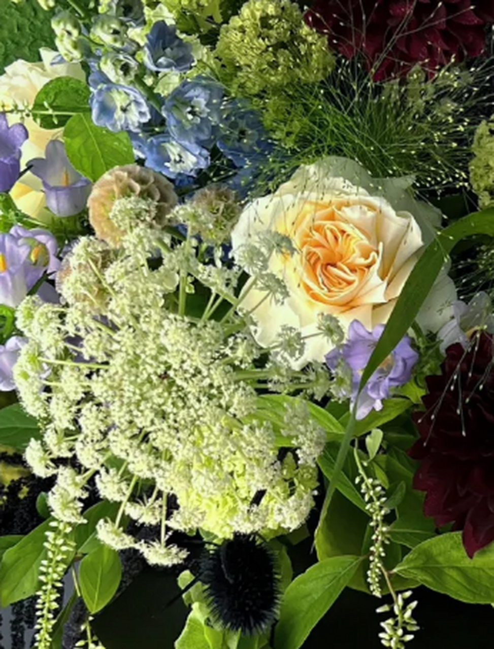 绿色系花束,以其自然,清新的特点,逐渐成为时尚的代表.它们不仅