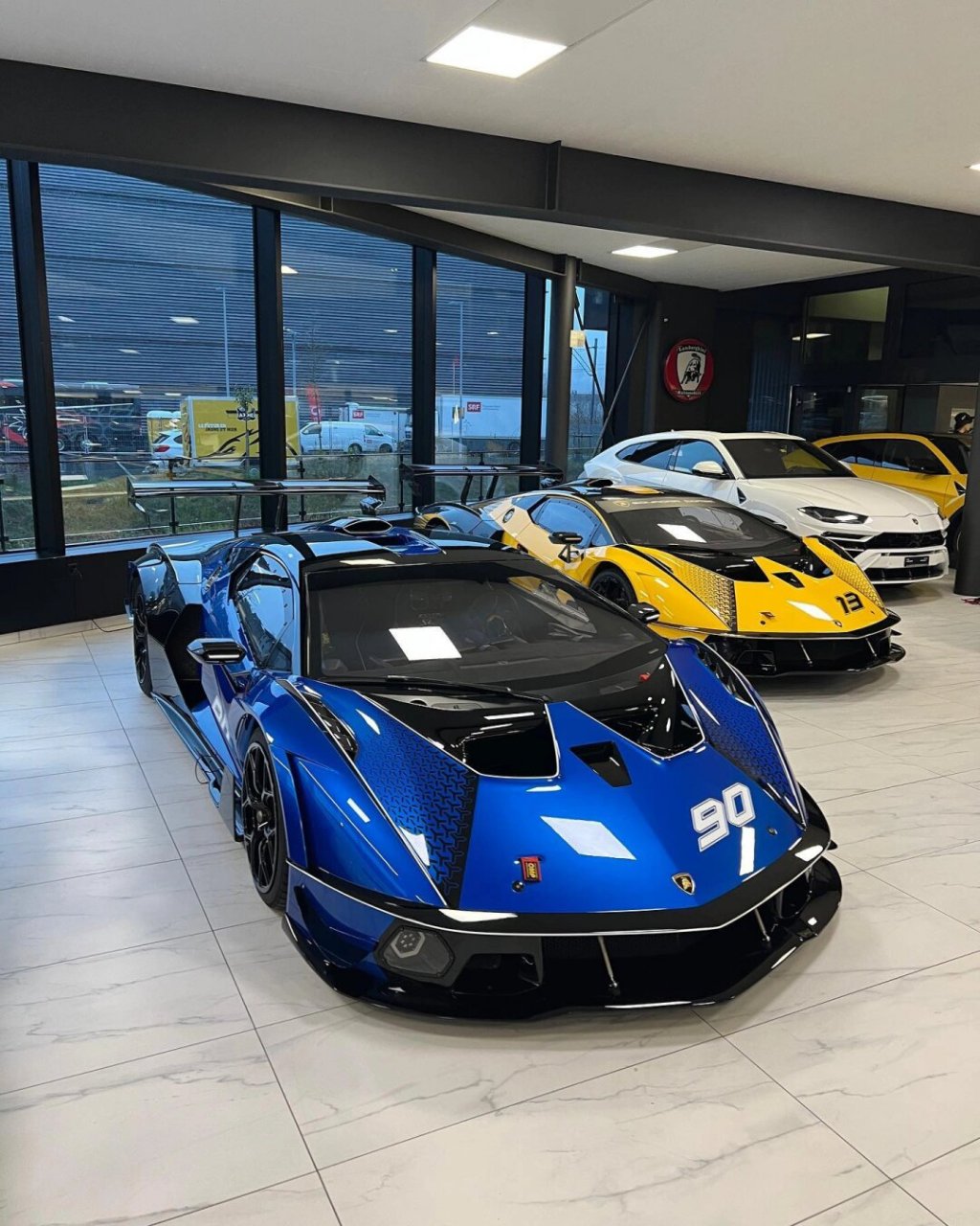 lamborghini essenza scv12  "无眼蛮牛,兰博基尼中最狂暴的型号,仅