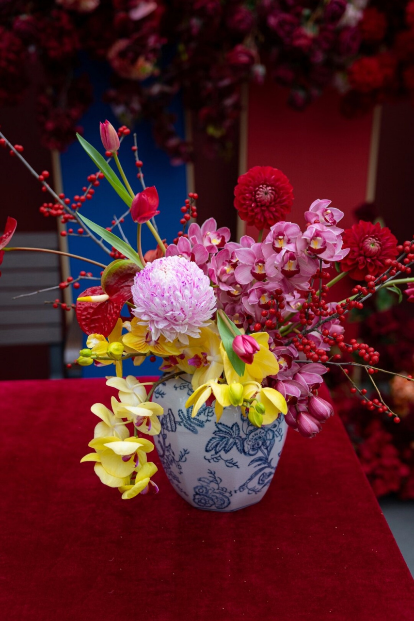 中式婚礼|签到合影区的中式婚礼花艺  在中式婚礼的现场,漂亮的花艺