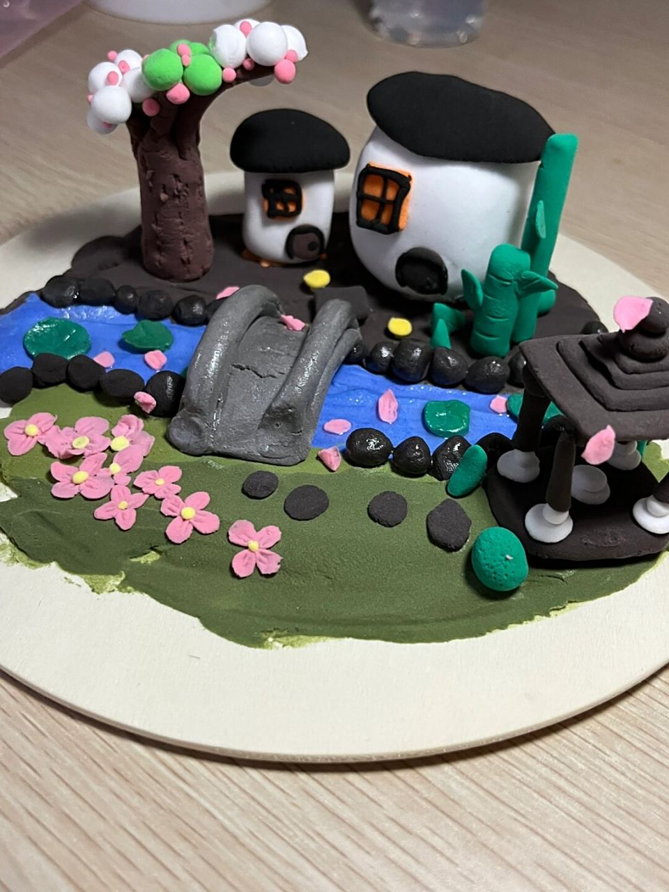 粘土微景观  打开宿舍门的那一刻,我仿佛闯入了微观仙境!