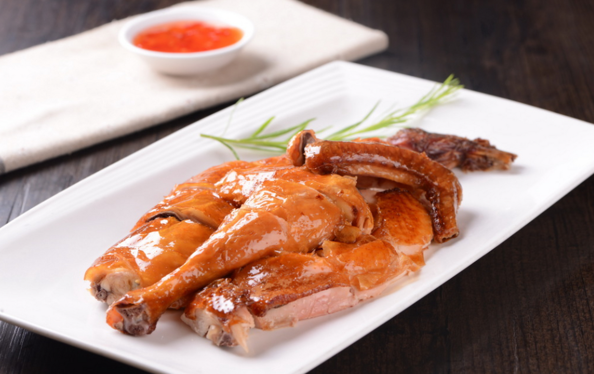 优质短图文计划#  今天,给大家介绍一个香酥美味,脆皮烧鸡制作秘籍