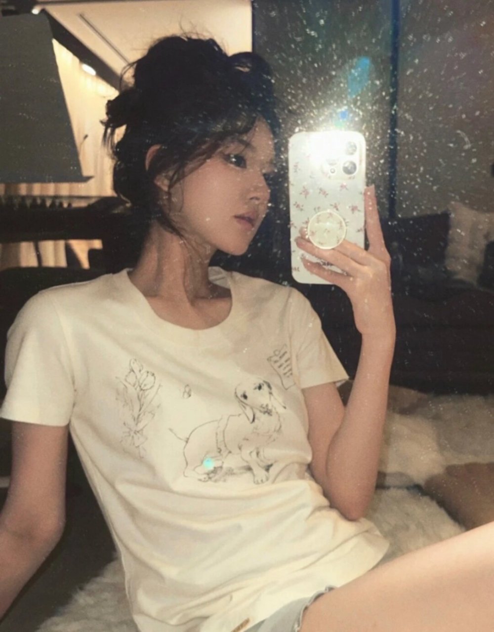 赵露思|羊毛卷新风格 居家高跟凉拖造型～  让人忍不住想捏捏她的脸蛋