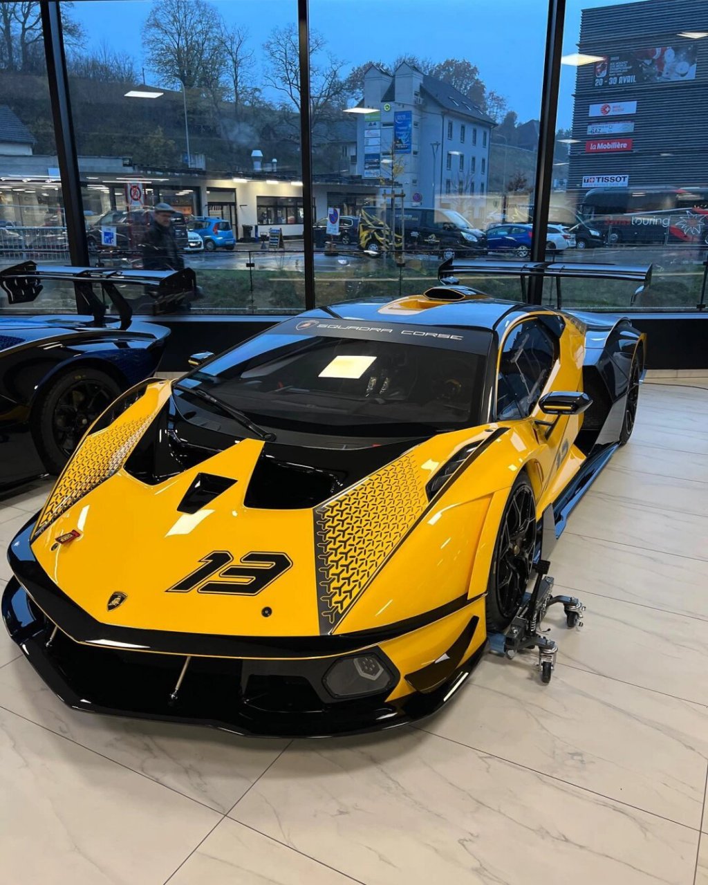 lamborghini essenza scv12  "无眼蛮牛,兰博基尼中最狂暴的型号,仅