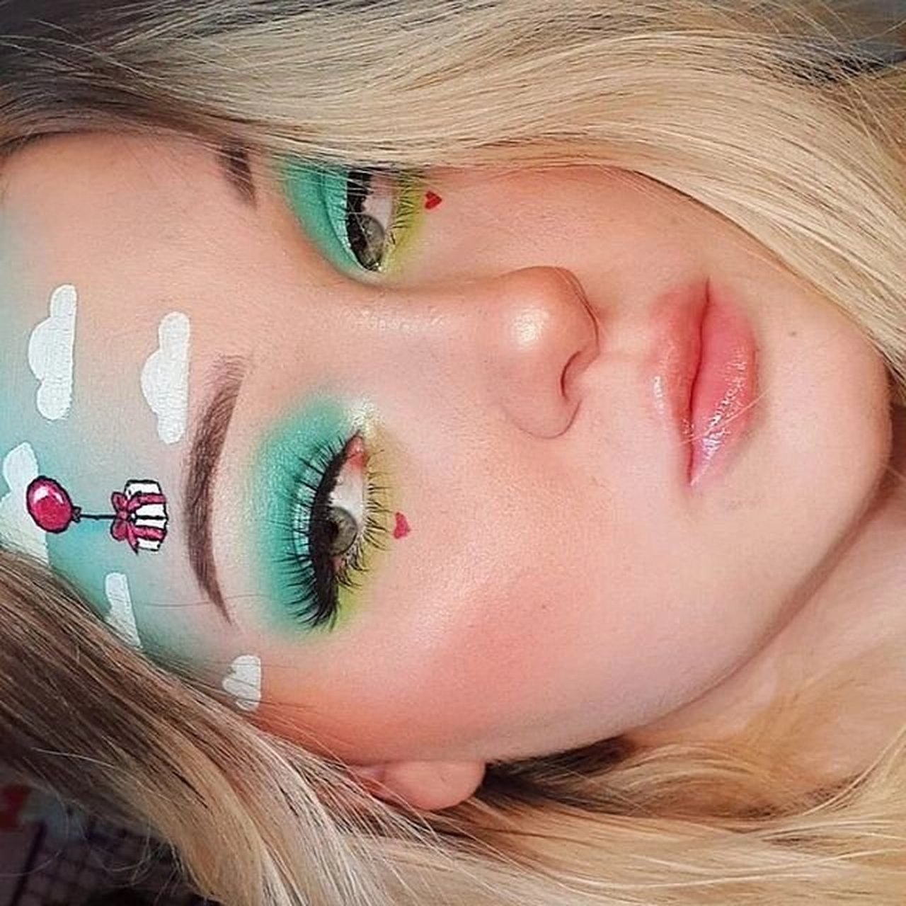 建议收藏45个创意妆面合集  我的时尚创意妆容灵感:色彩与几何的完美