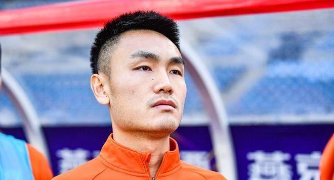 签孙准浩替身!韦世豪高准翼接班,宋龙新引援计划揭秘
