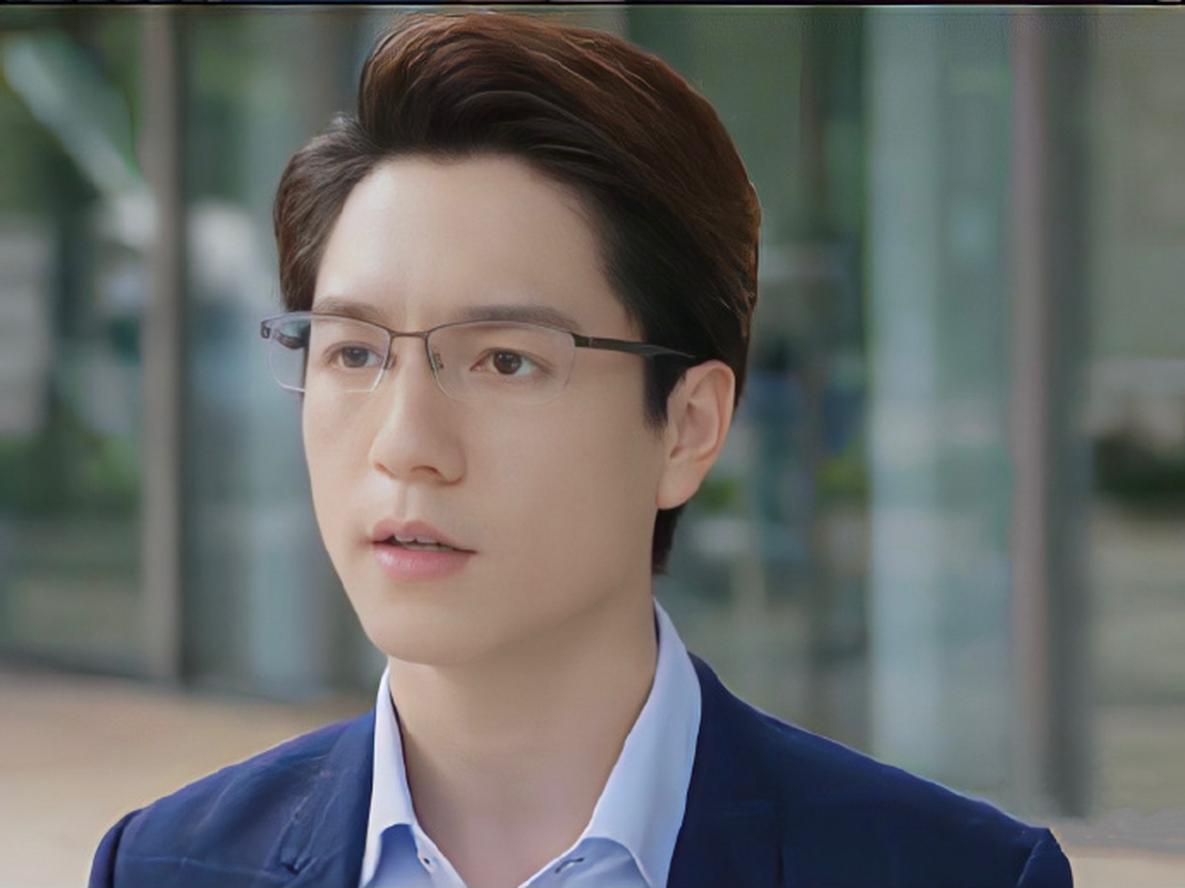 吴伟豪,1998年出生,中国香港男艺人,自tvb第26期艺员训练班出道.