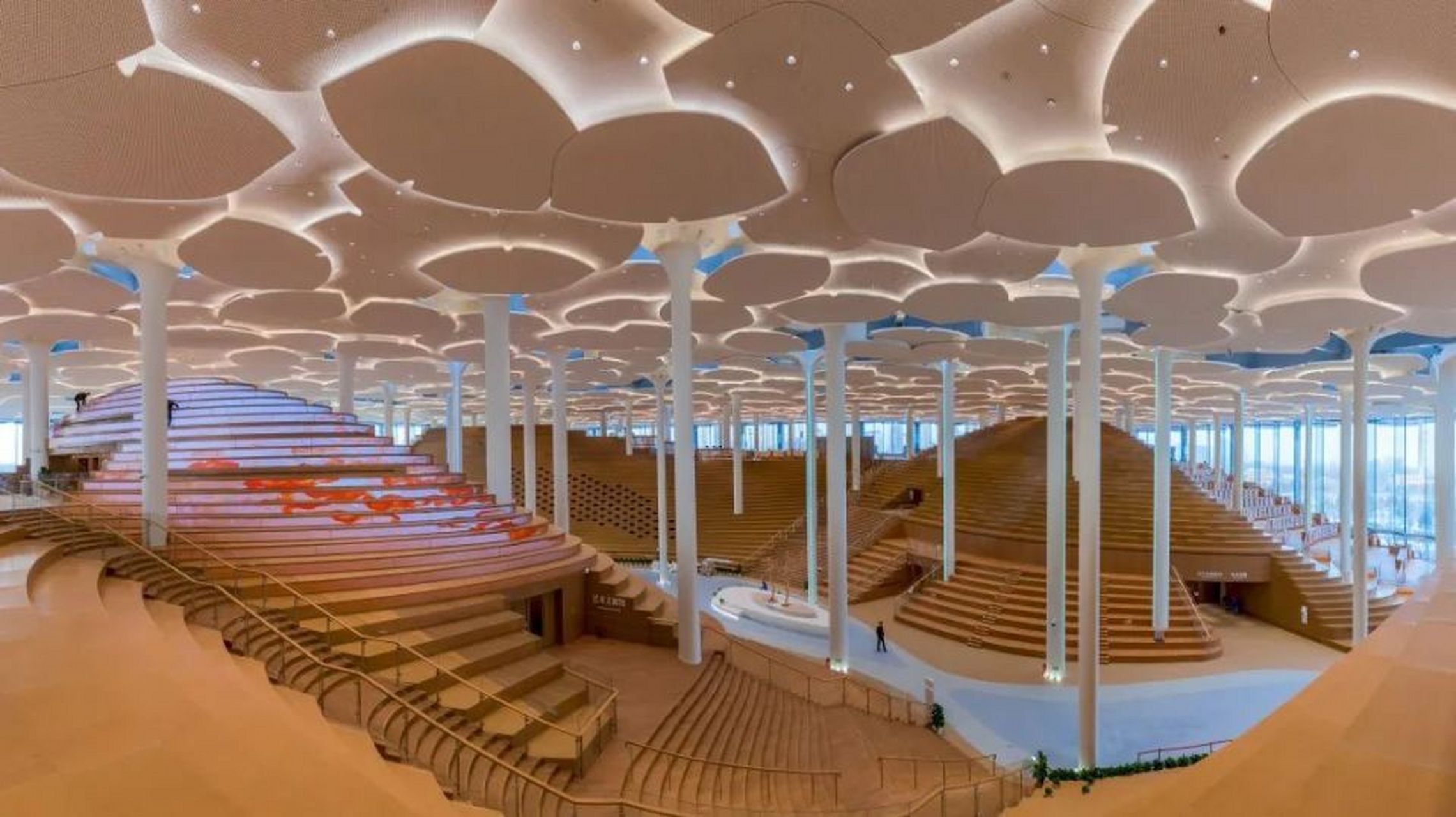 北京城市图书馆又称"森林书苑",总建筑面积约7.