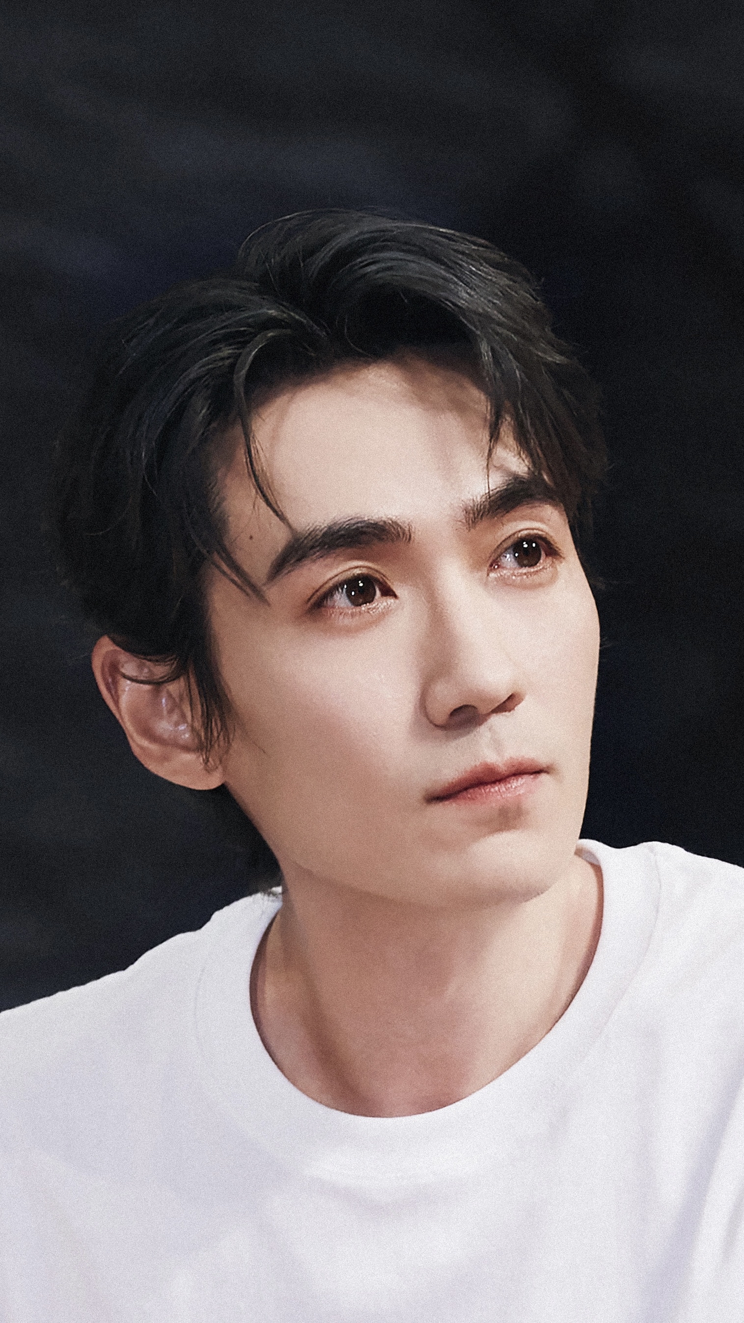 没有谁可以拒绝这么好看的男孩子