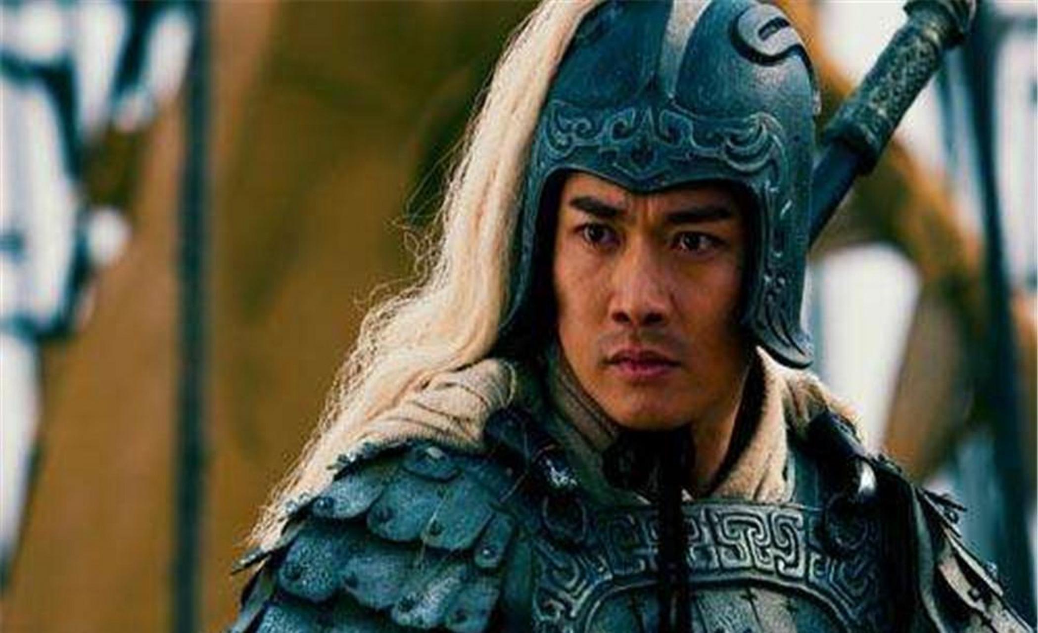 赵云遭许褚,李典和于禁三人围攻,面对强敌他毫不畏惧.