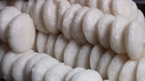 广西美食:罗城仫佬白糕