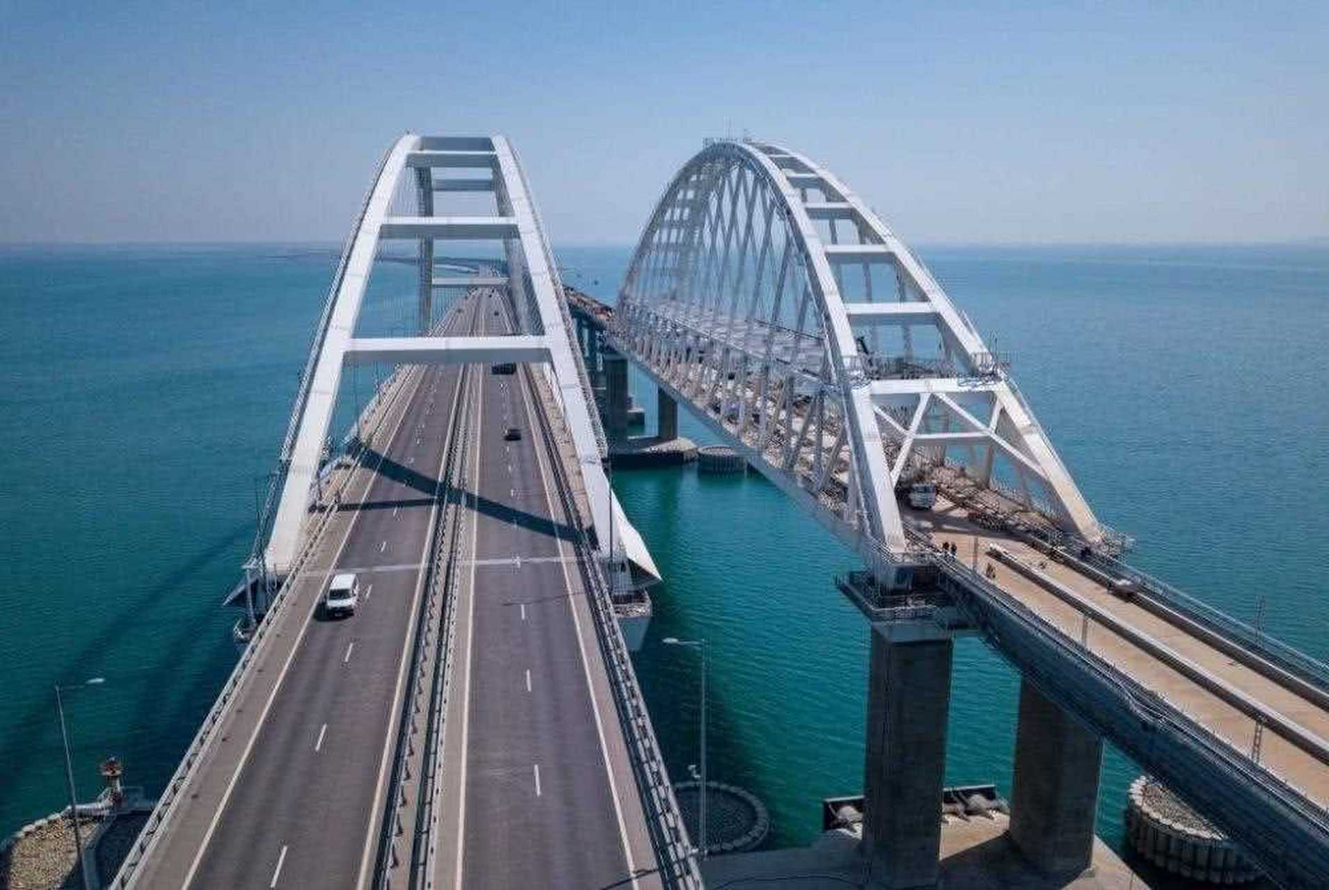 亚非大桥图片