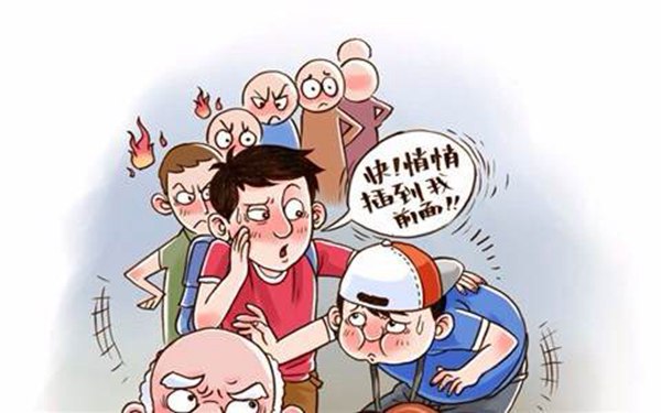 嚣张大叔登机插队,被"机场判官"指责之后装哑巴,网友:不能惯他
