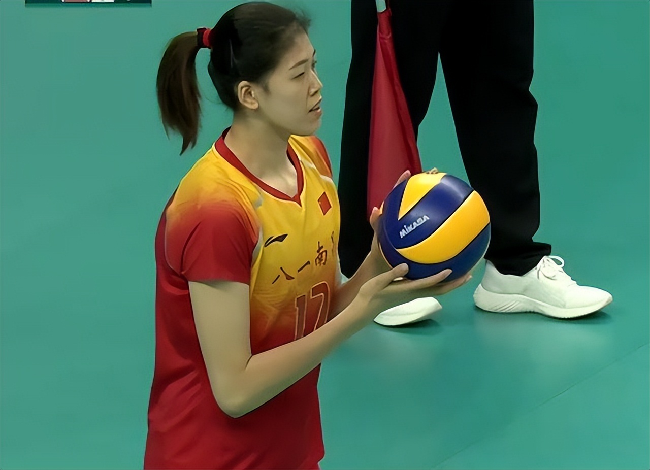 中国女排一姐李盈莹说了 留洋跟请男运动员陪练 效果都是一样