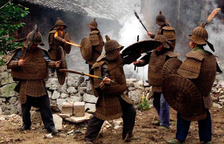 三国里的藤甲兵刀枪不入那藤甲是什么做的它到底有多坚硬