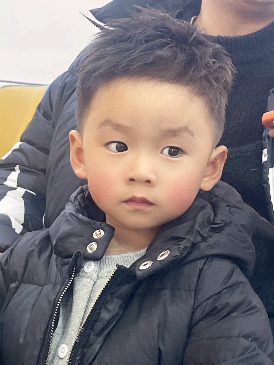 妈妈滤镜  作为母亲,我看待儿子的容貌时,有时会以