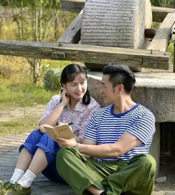 2013年,年迈的知青刘宝华重返米脂县,看望初恋马凤兰.