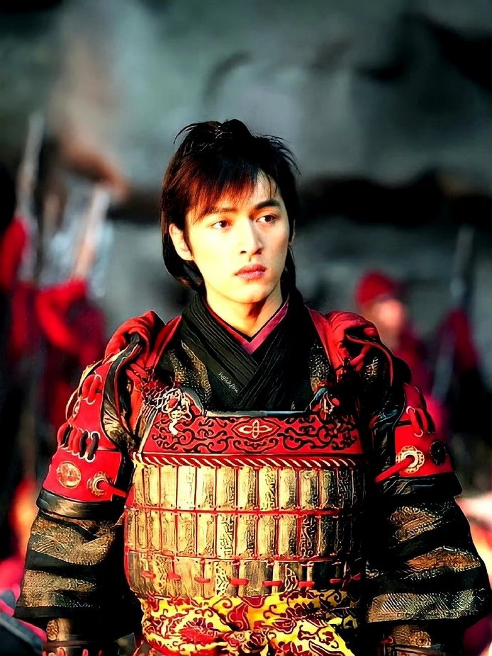 要我说花城最好的选角,还得是年轻时候的胡歌,或者是现在的肖战.