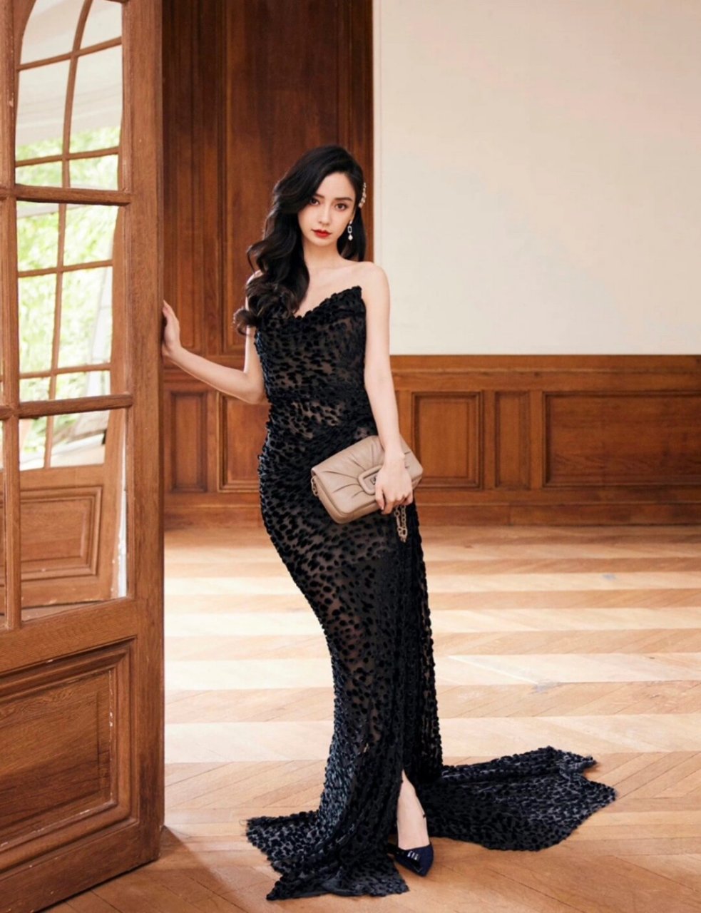 angelababy | 黑色薄纱开叉长裙94  无论是气质还是造型都让人为之