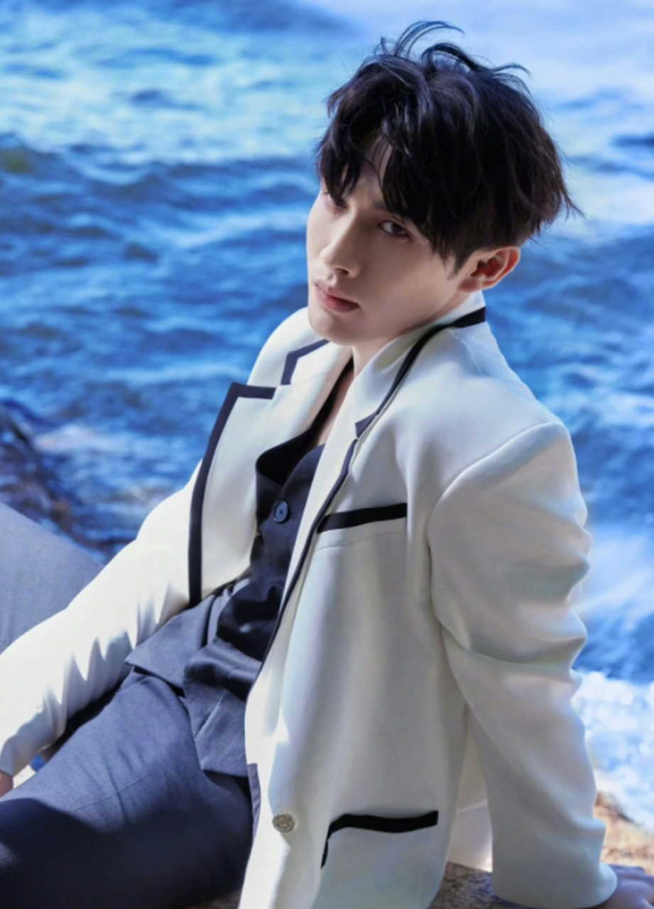 张凌赫&张彬彬,无锡好不容易出了两个180 ,有身高有颜值的男孩子 虽然