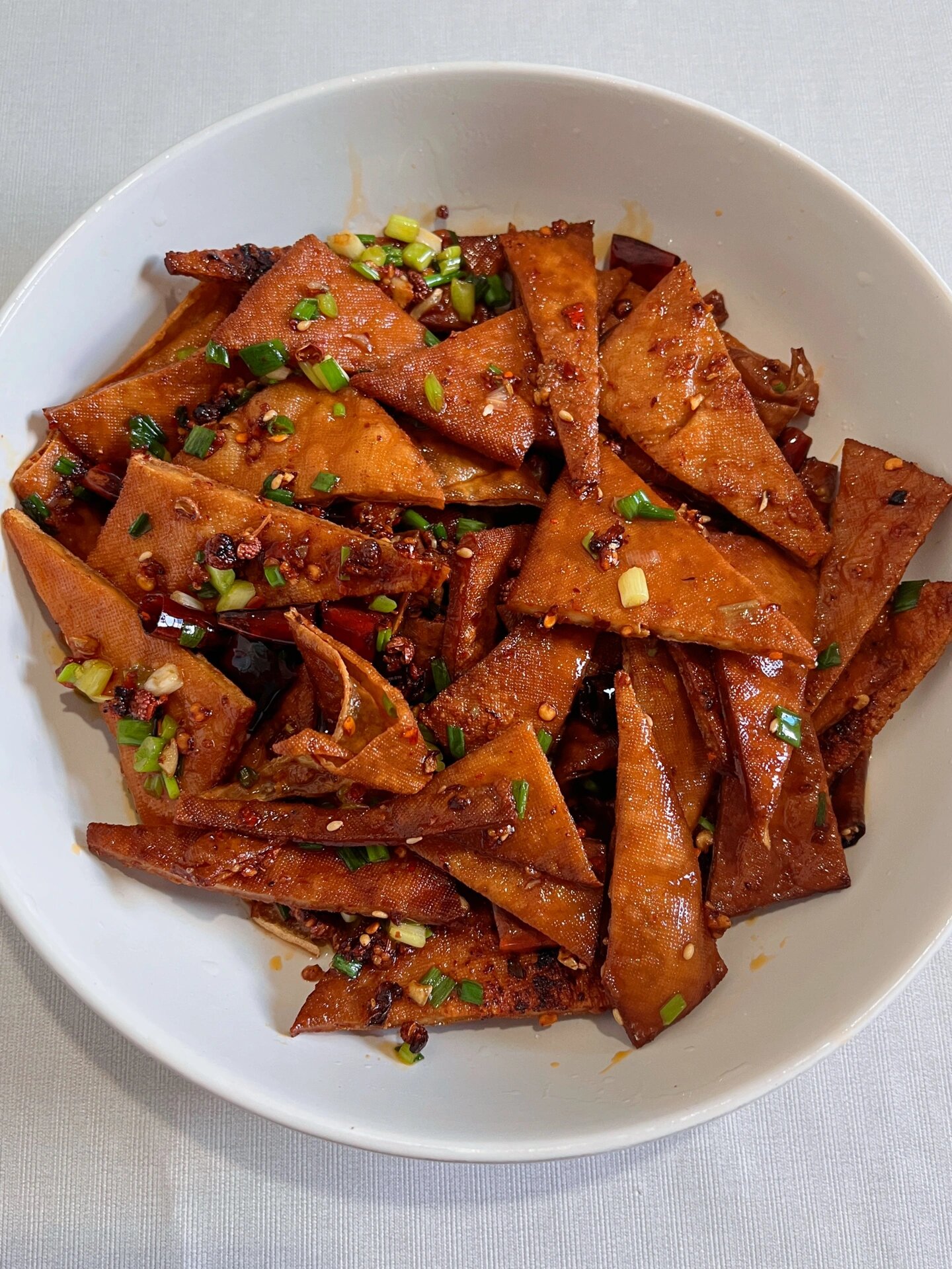 倒入豆油炸豆腐干图片炒炸豆腐图片香辣豆干图片麻辣豆干