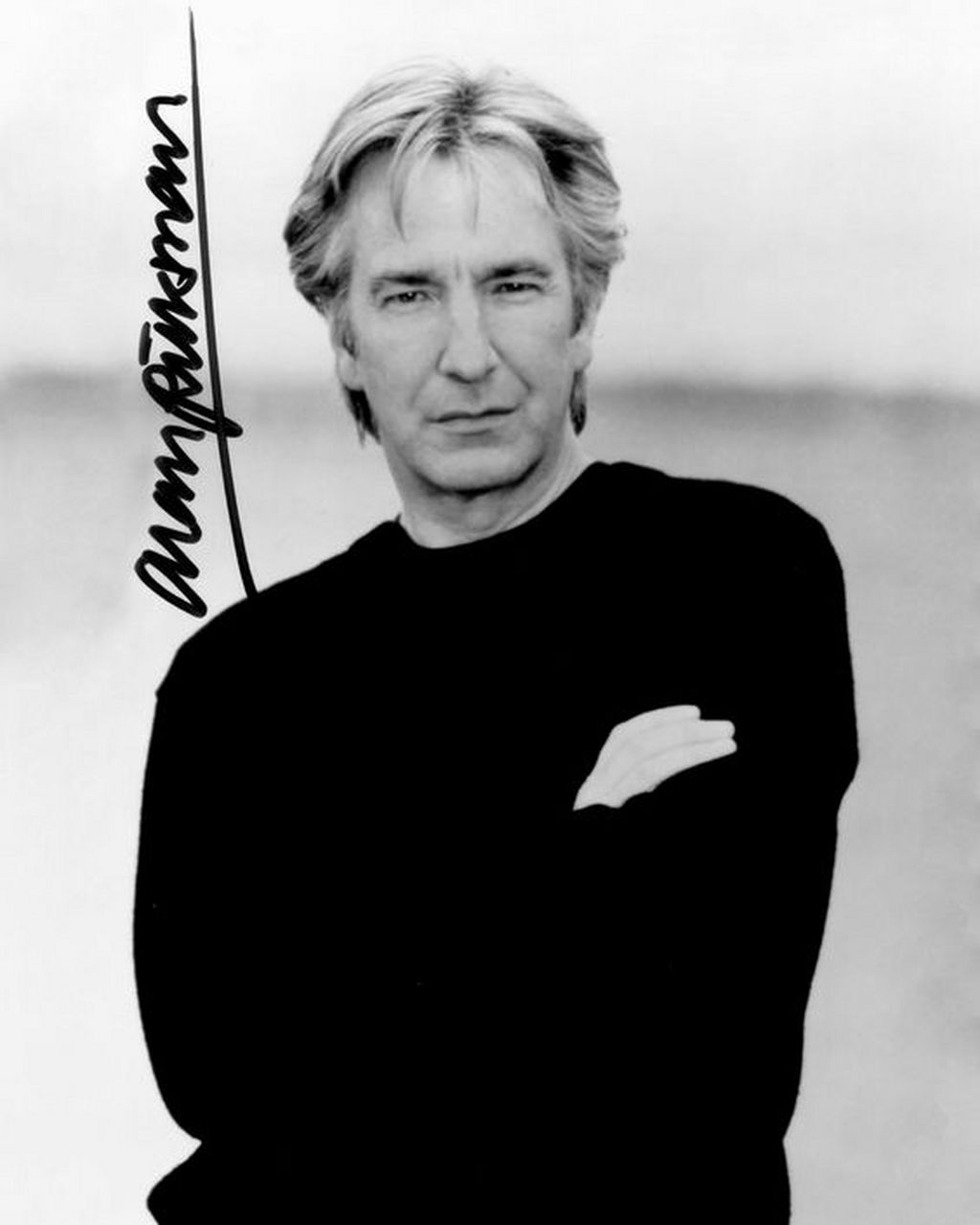 艾伦·里克曼最经典的拍照姿势:揣手和托腮[三哈] #艾伦里克曼