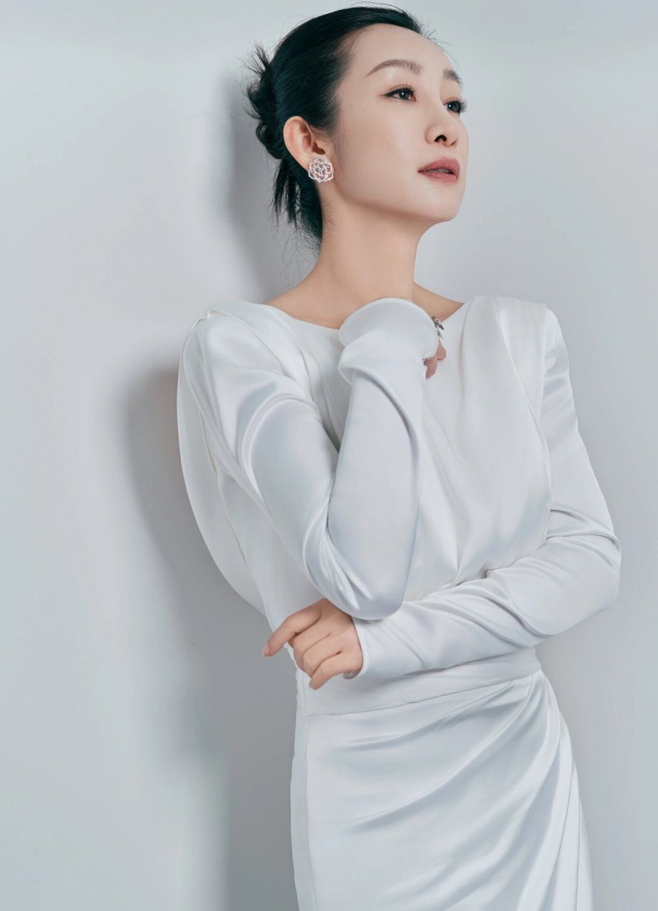 秦海璐这也是苦尽甘来啊 秦海璐因《榴莲飘飘》获得金马影后.