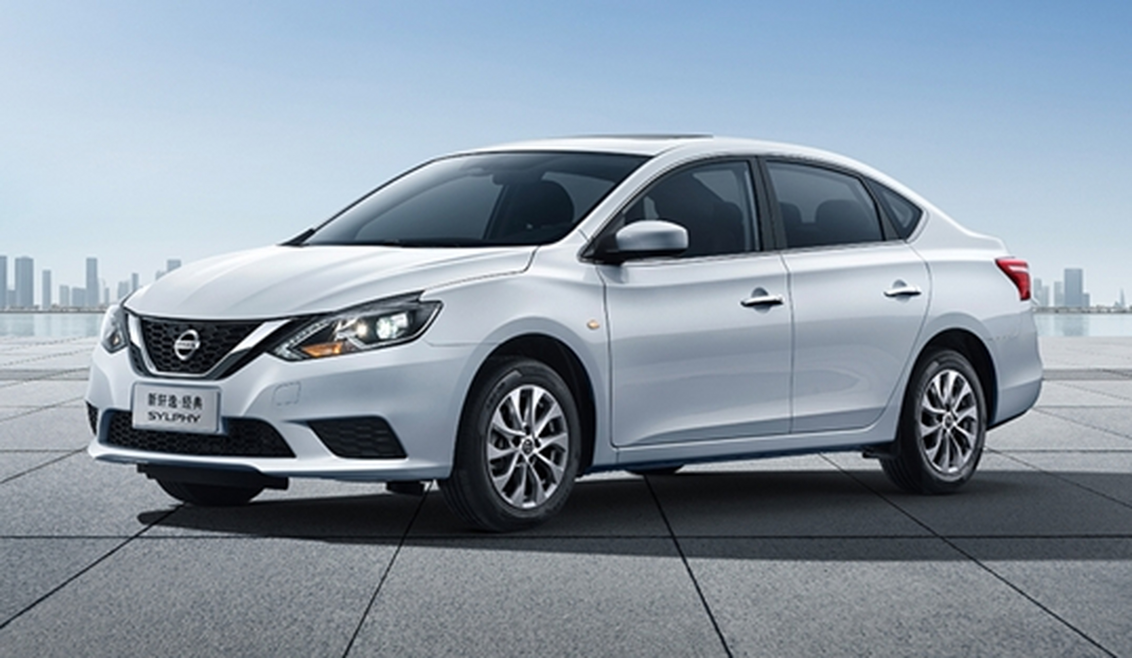 外观方面,新车基于第13代轩逸改进而来,外观方面与13代轩逸几乎完全