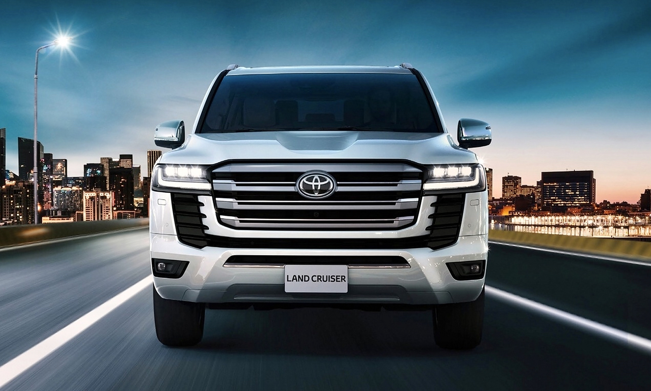 丰田兰德酷路泽是一款外观线条比较柔和,整个车身比较大气的车型,一直