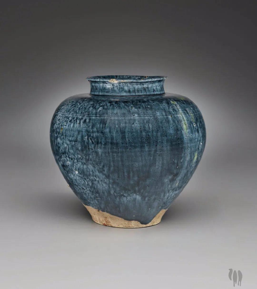 唐三彩之美:深究幽蓝胜碧空的蓝釉器鉴赏