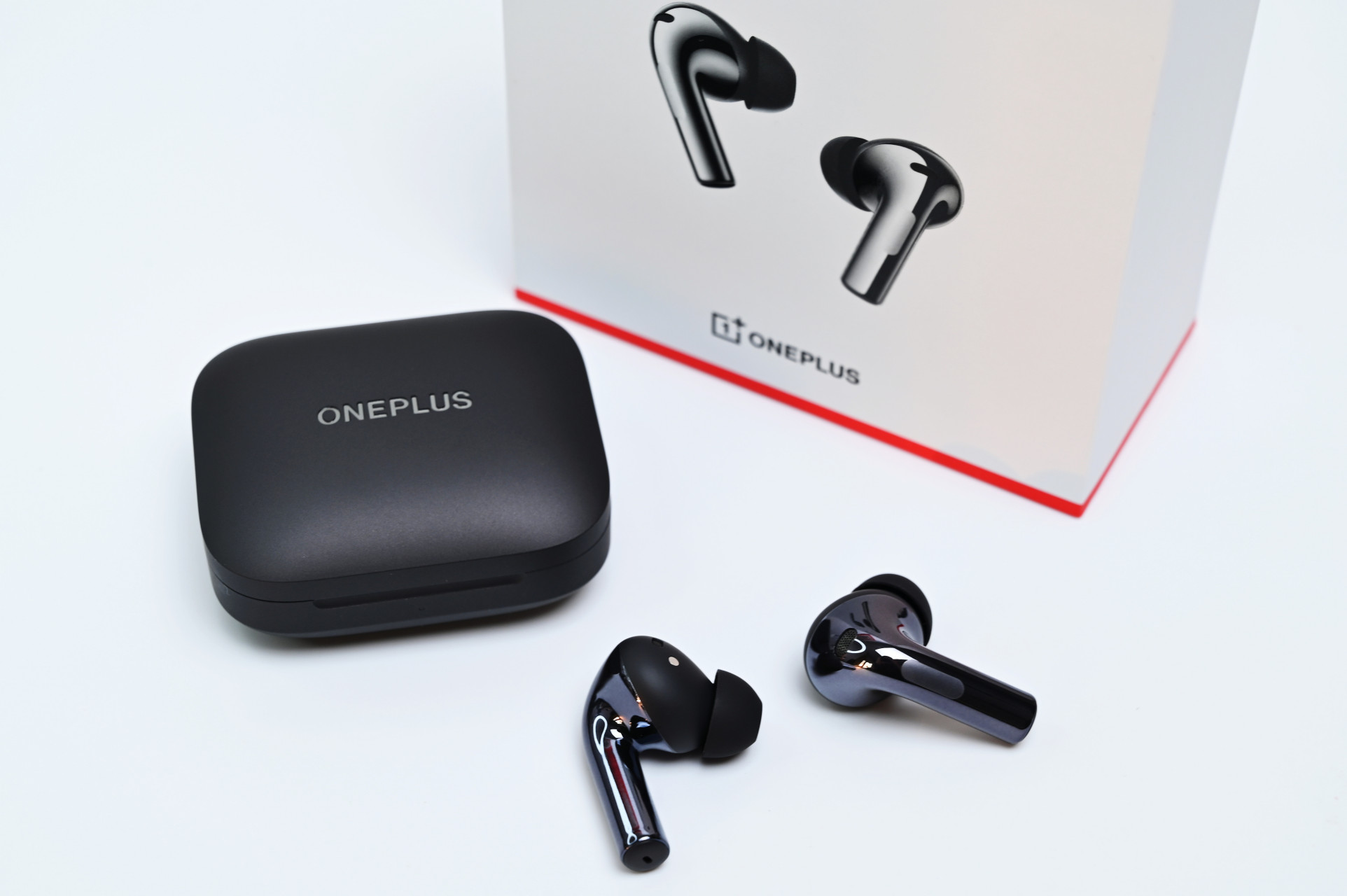 今天来跟大家聊聊这款一加 buds 3降噪蓝牙耳机,这次来深圳参加一加