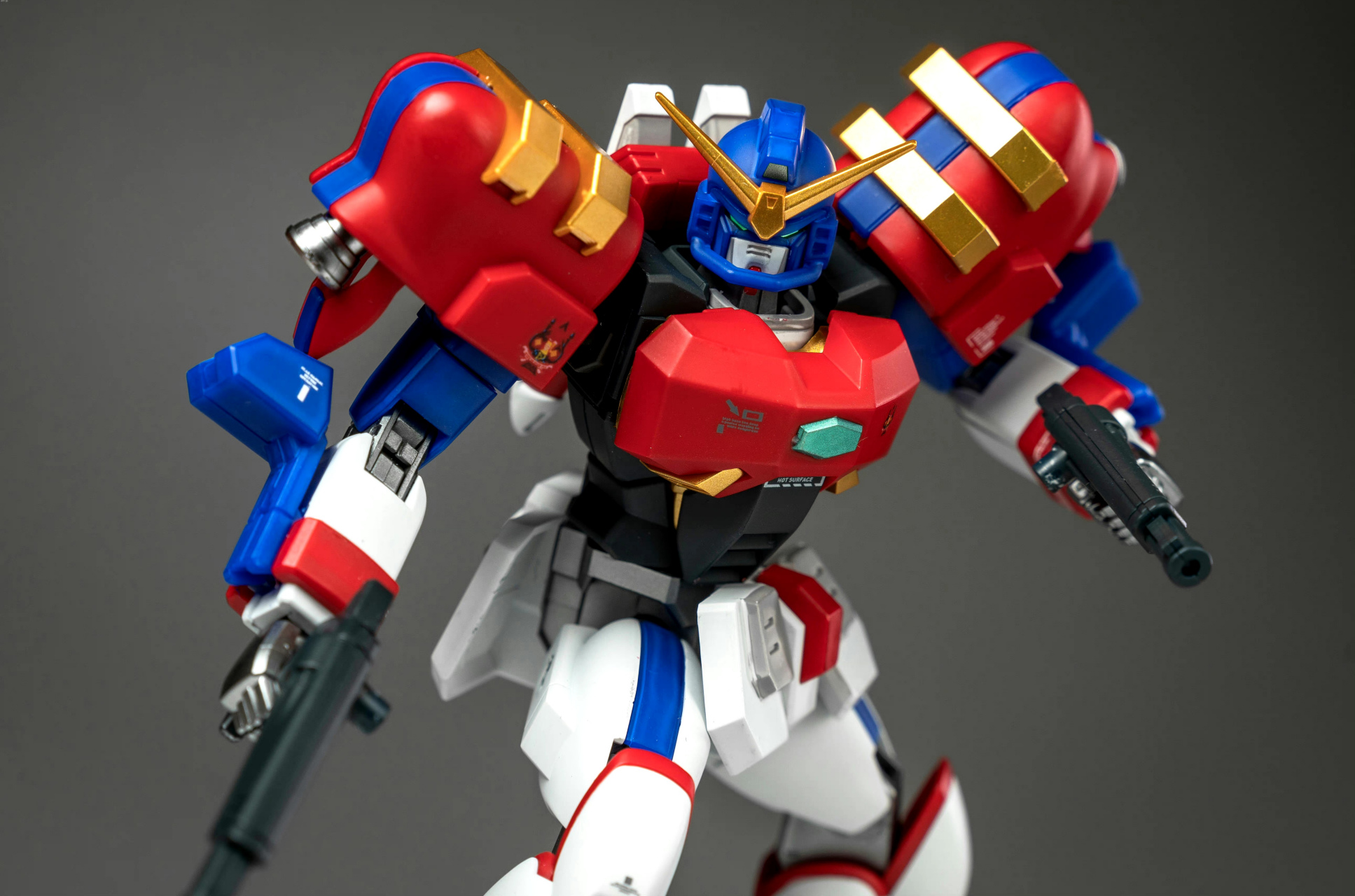 模型欣赏:机动武斗传 hg美国之星高达,动画主角机体之一,肩甲可以作为