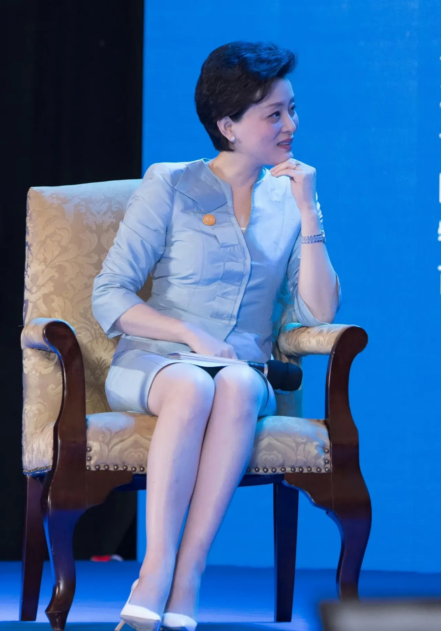 乍一看杨澜,还以为是