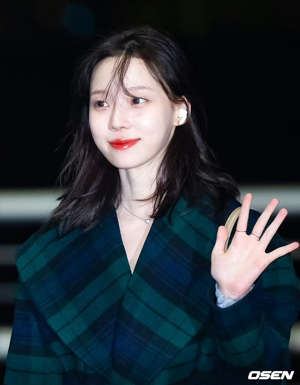 冬日气质穿搭,必看的"韩国爱豆系列",winter近日机场穿搭,拉夫劳伦格