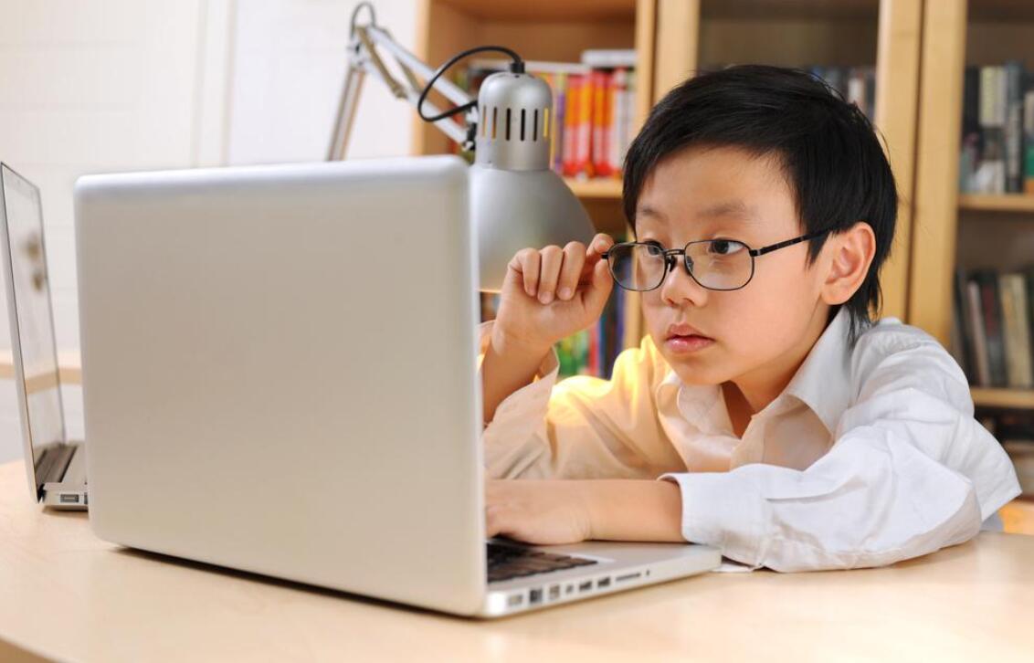 孩子视力4.7是近视多少度?