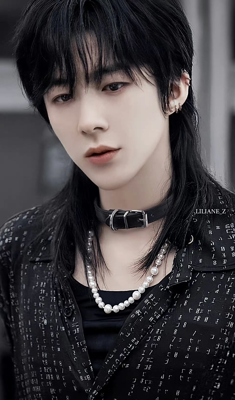 说到狼尾我第一个想到的就是刘宇宁,对他的限定狼尾毫无抵抗力,简直就